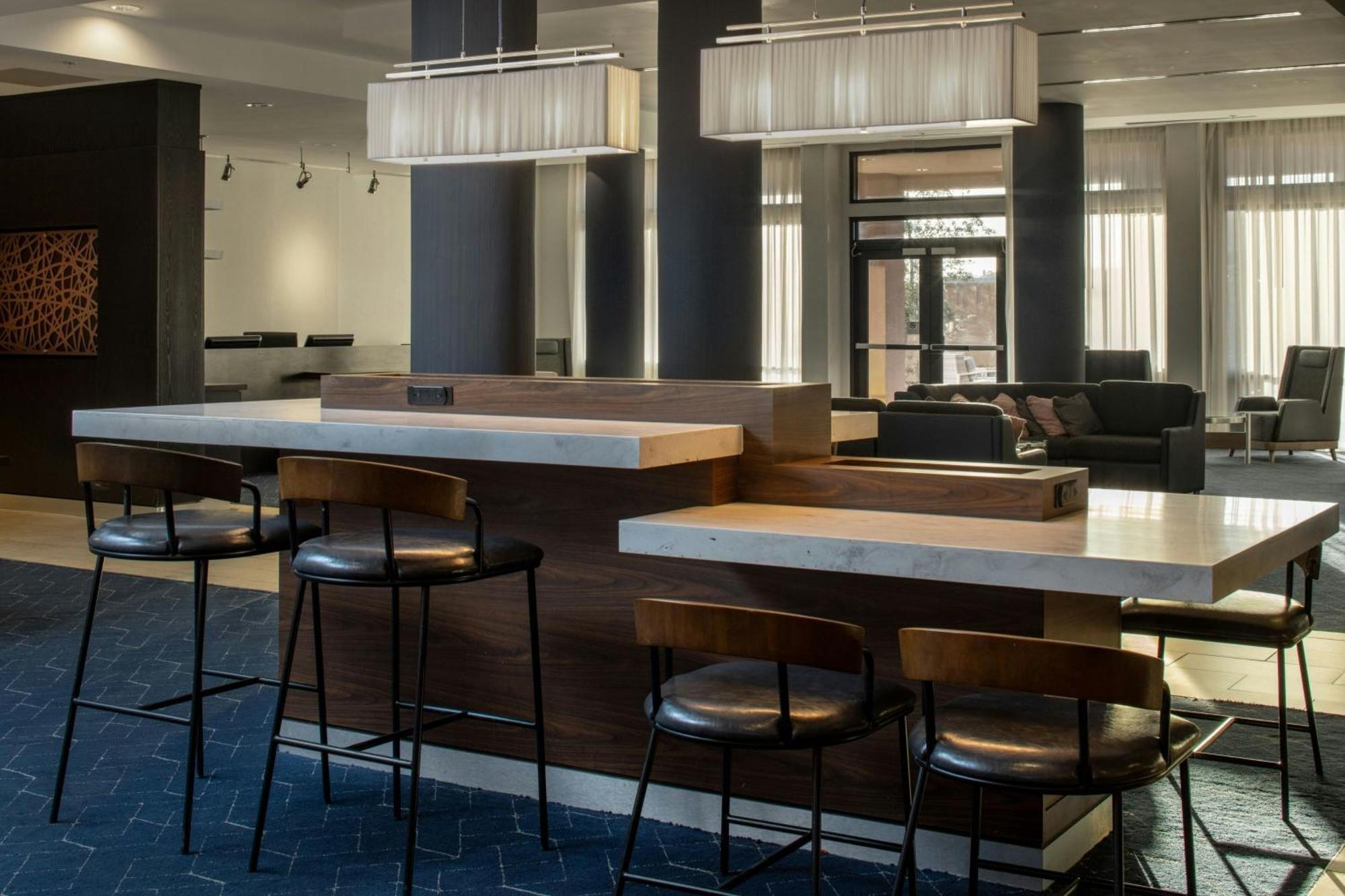 Courtyard By Marriott Jackson Airport/Pearl Hotel Екстериор снимка