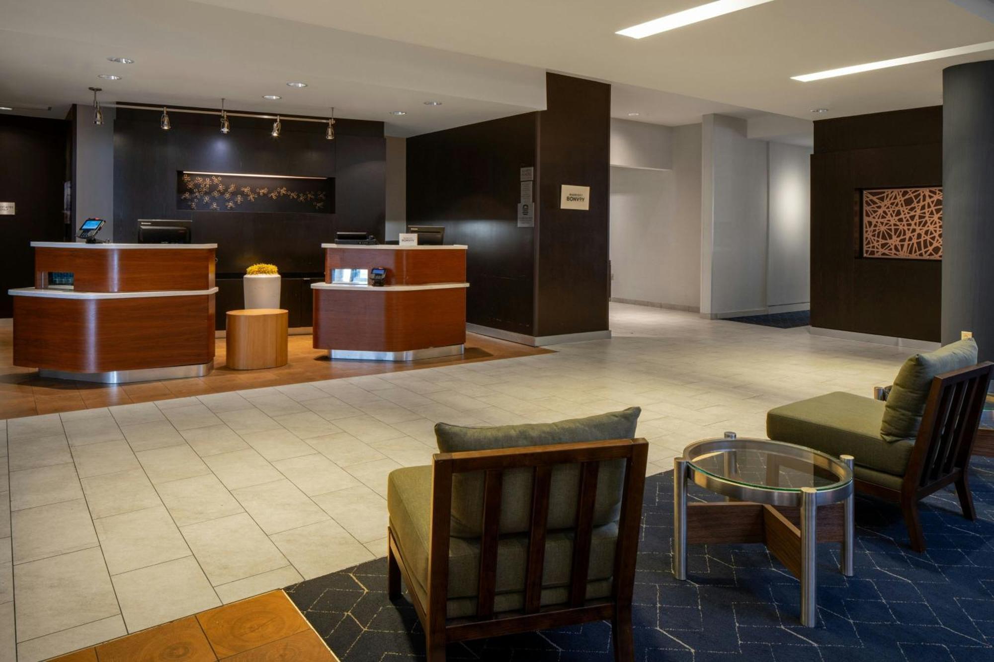 Courtyard By Marriott Jackson Airport/Pearl Hotel Екстериор снимка