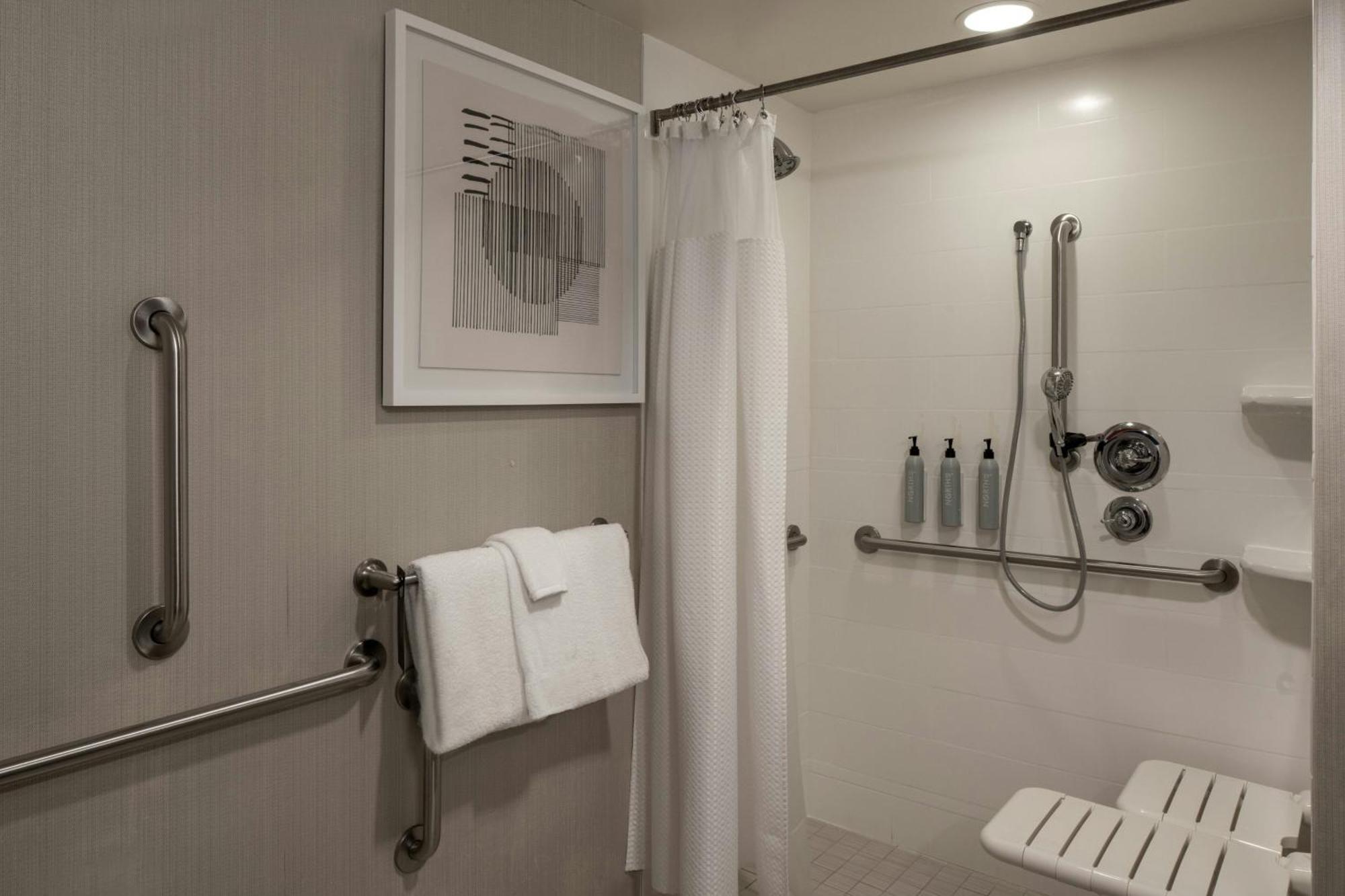 Courtyard By Marriott Jackson Airport/Pearl Hotel Екстериор снимка
